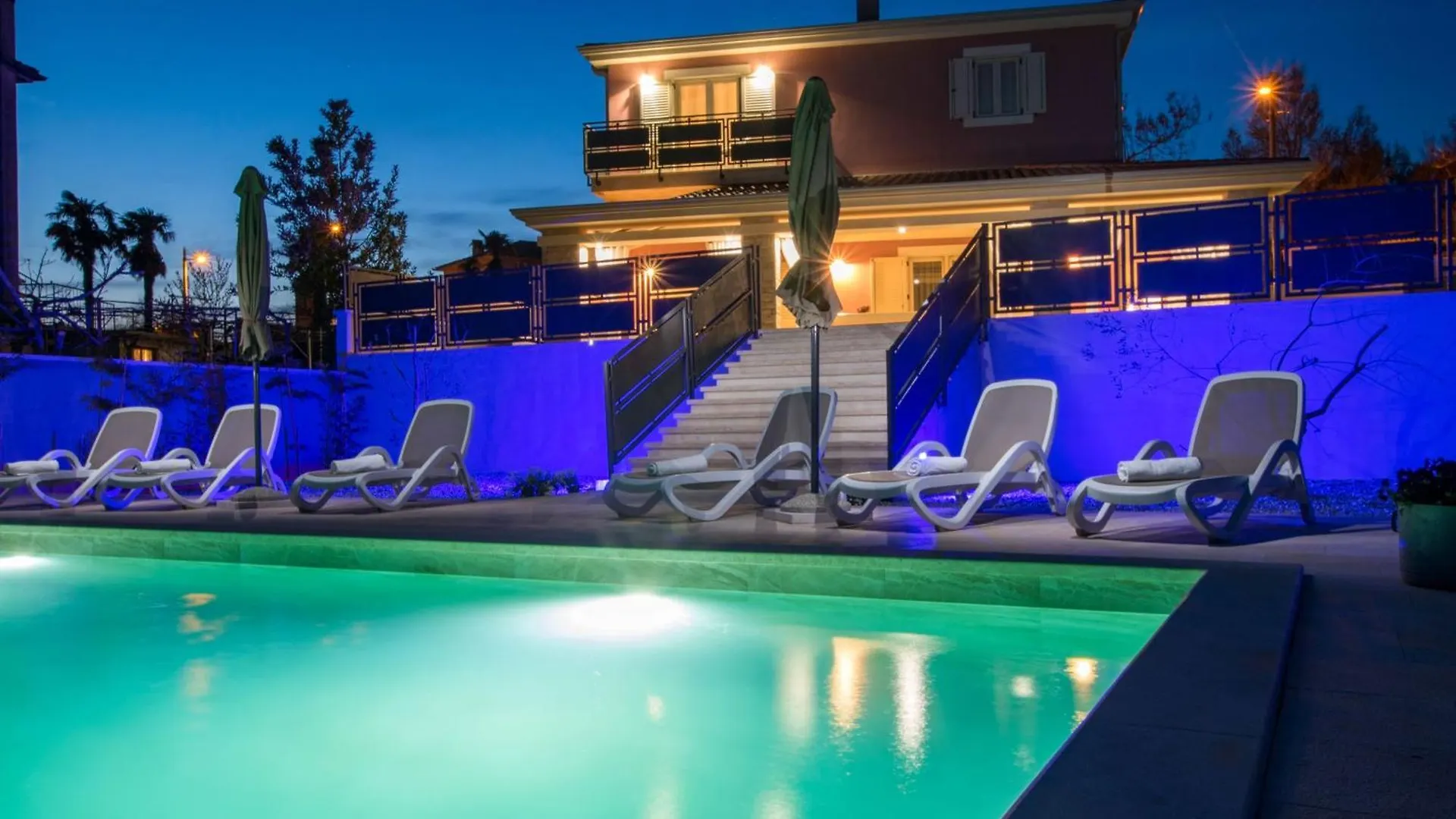 度假居 Villa Violette Mit Pool Nahe Stadtzentrum 拉宾 克罗地亚