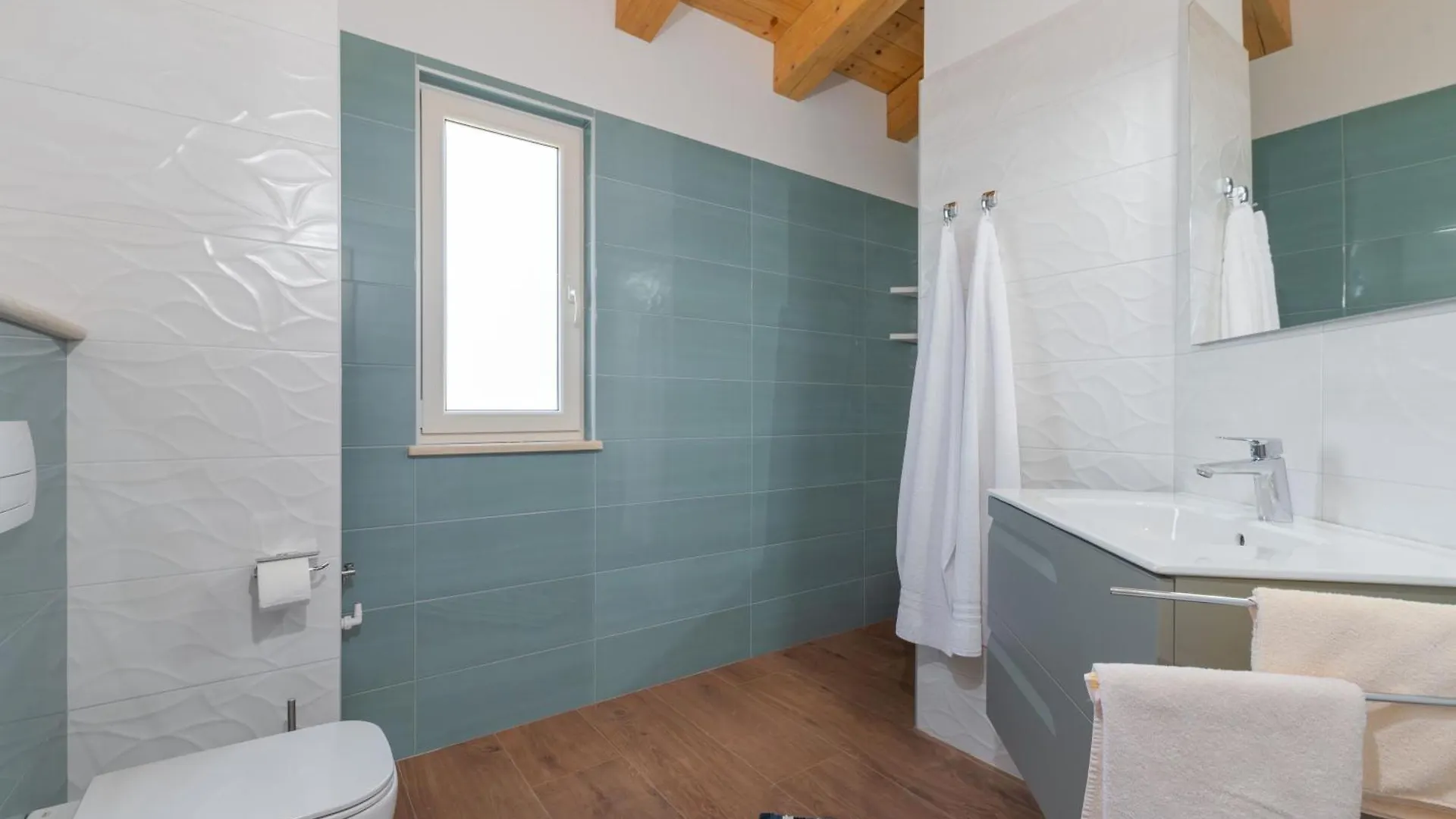 Villa Violette Mit Pool Nahe Stadtzentrum 라빈 펜션