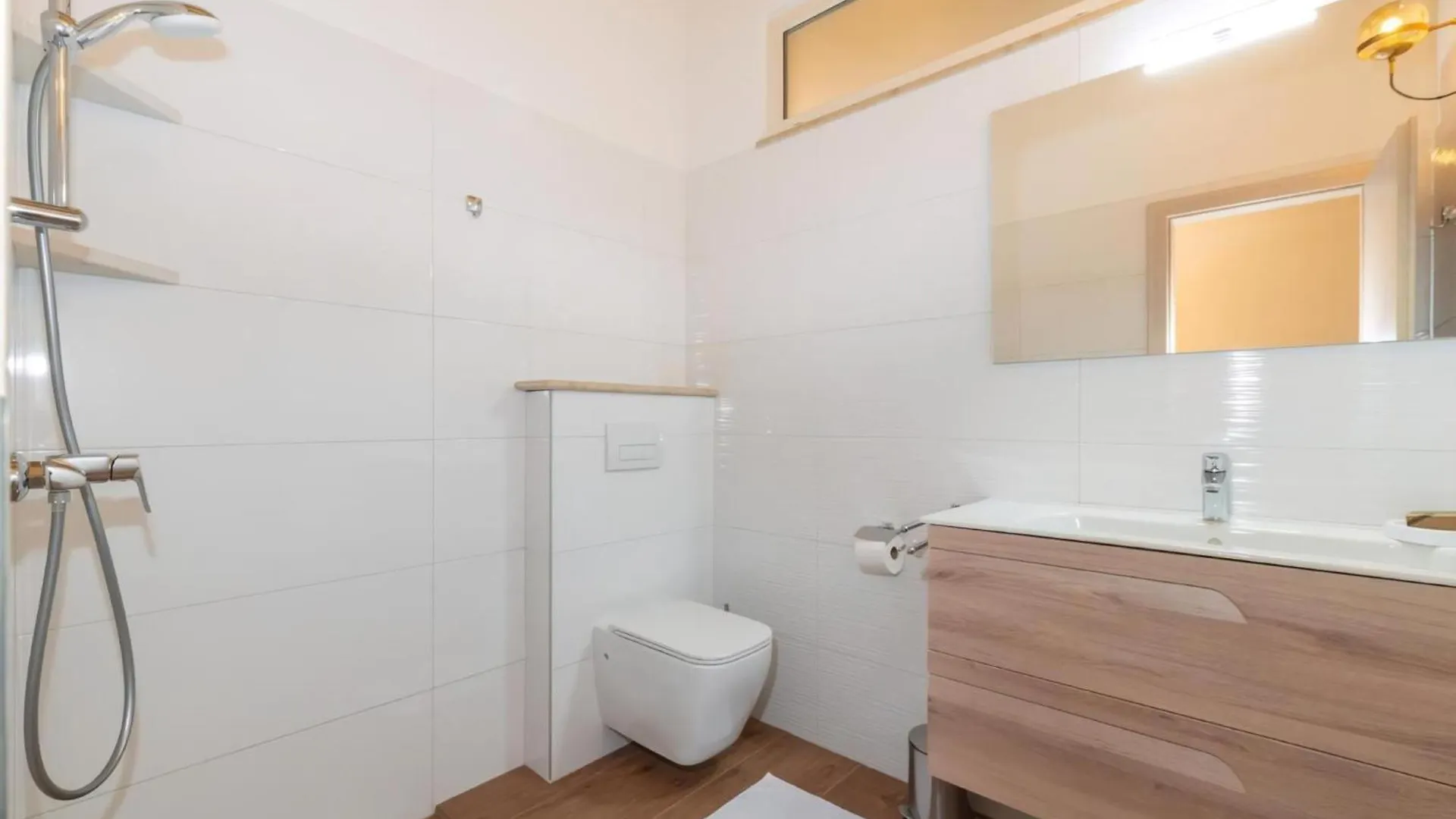 펜션 Villa Violette Mit Pool Nahe Stadtzentrum 라빈